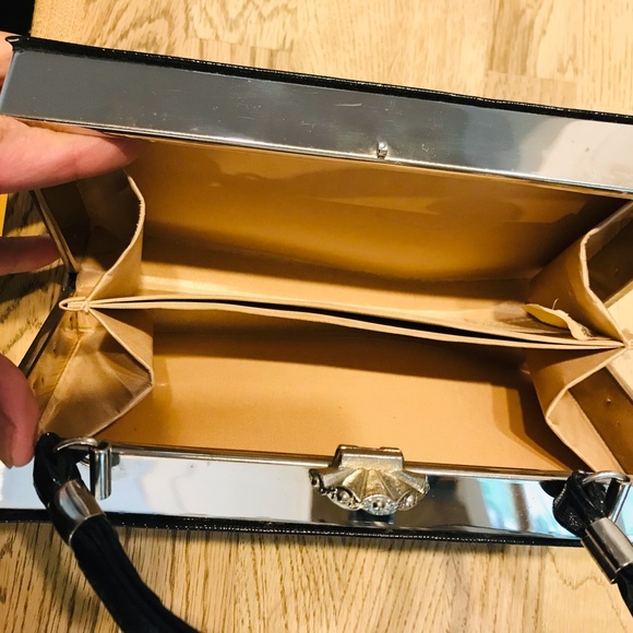 Vintage Little Black Bag with silver hardware & Shell clasp.  Made in USA - Picture 13 of 16